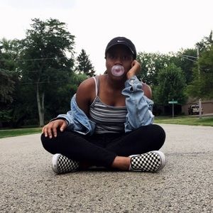 Meet your Posher, Nadia